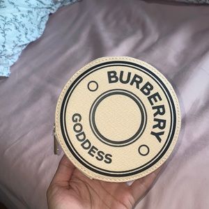 BRAND NEW BURBERRY JEWELRY CASE (ON THE GO OR KEEP AT HOME) 😍😍😍😍 #designer